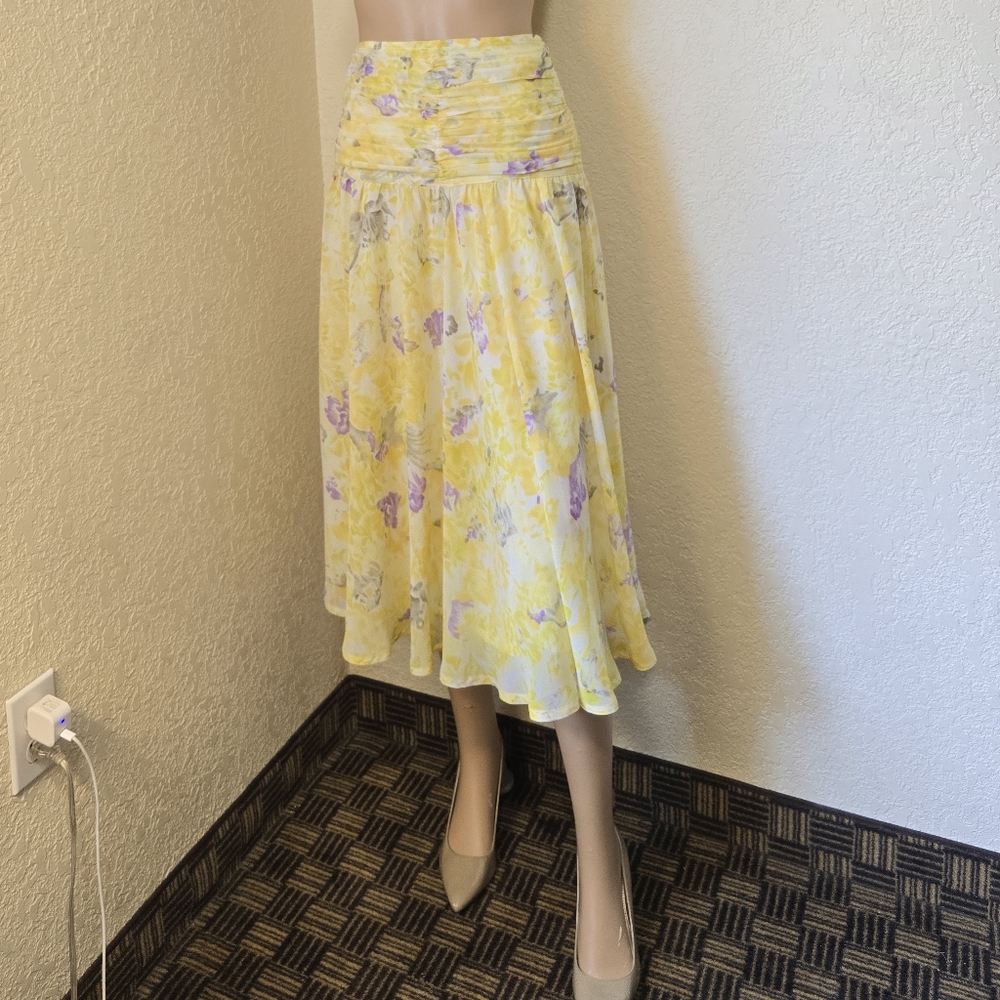 Yellow and White Pleated Midi Skirt for Resort Wear